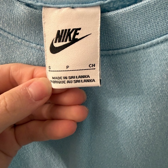 Nike women's Light Blue Crewneck Sweater - Picture 4 of 4